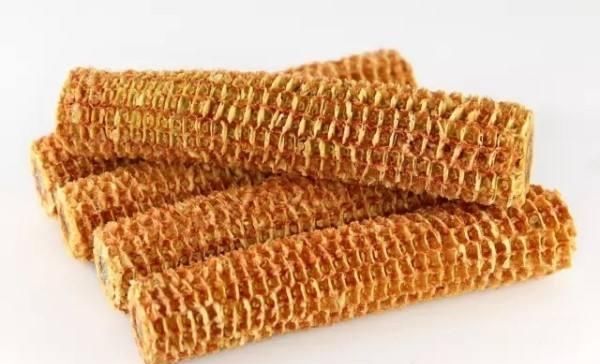  「收购」农村有收购玉米芯的商贩，据说一年能赚20多万，他们收