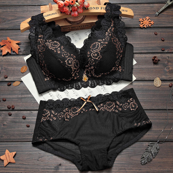 几款甜美套装文胸，舒适好穿，做个精致可爱小女孩