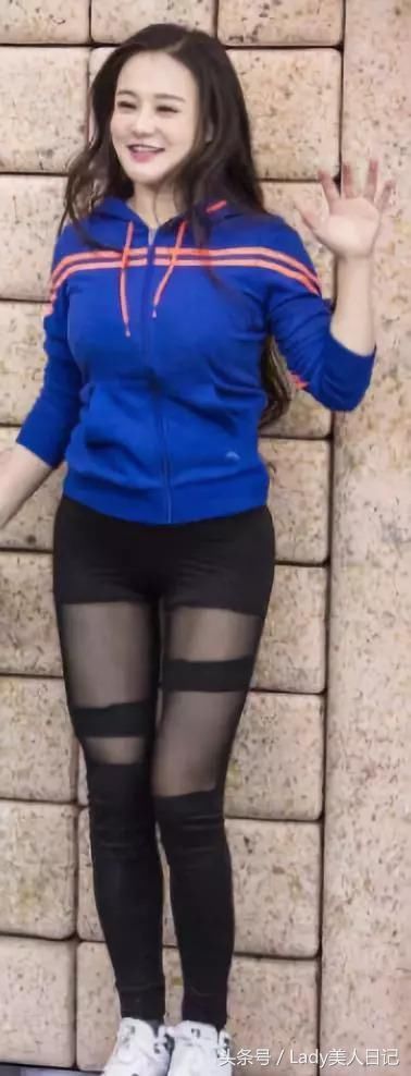 冉莹颖自信是对的！这胸这臀不穿紧身裙凹出来太浪费，看得好激动