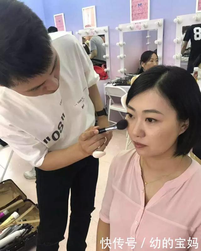 「家里」#妈妈改造#懒得打扮的简约中式风妈妈变身ins街拍达人