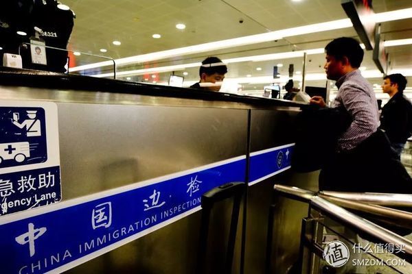 揭秘!那些被海关扣下的奢侈品都去哪了?