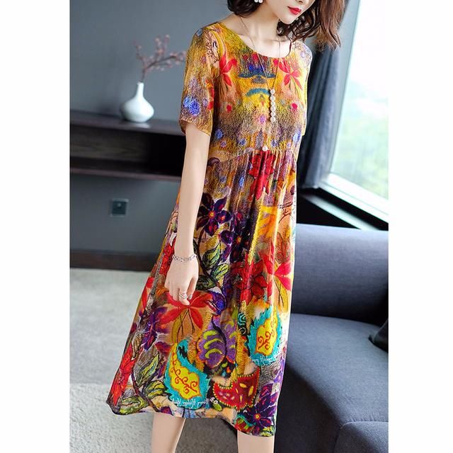 聪明女人三伏天这样穿，美得与众不同，穿出满满的东方女人味