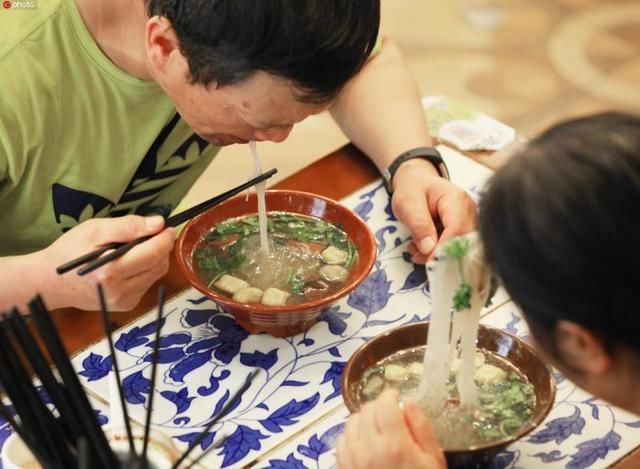 『南京的鸭血』南京领导为啥点了鸭血粉丝汤?这要从一千年前说起