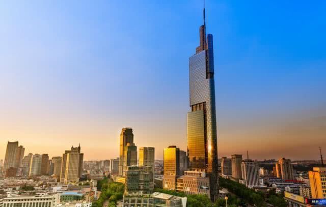 中国五个GDP过万亿的省会城市，南京约占广州一半！