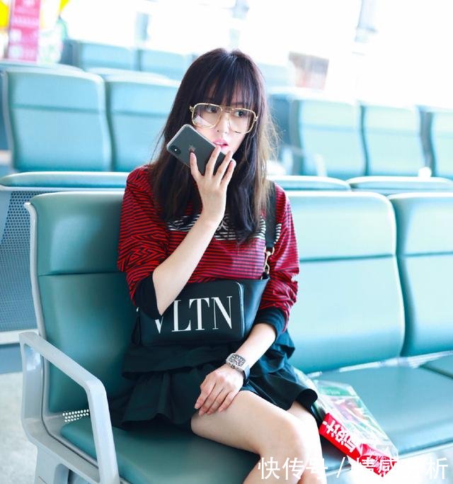 张天爱真会装，28岁居然穿8岁小姑娘的裙子，网友简直像换个人