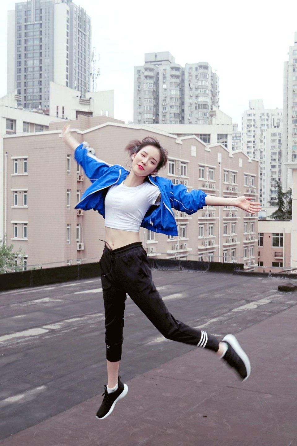 30岁的助理说，和17岁的四字弟弟谈恋爱，绝对不是姐弟恋