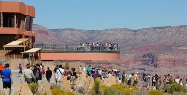 十一旅游真相：你被朋友圈的照片骗了多久？