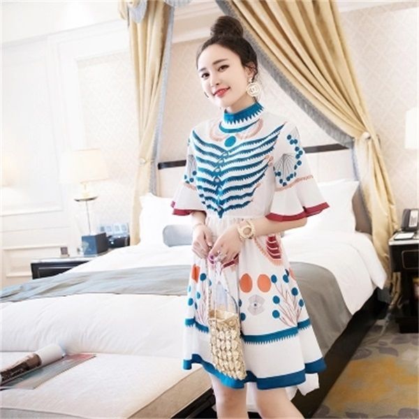 倘若你不到1米六，裙子不要太长，这些高高裙+单鞋，凸显自信美