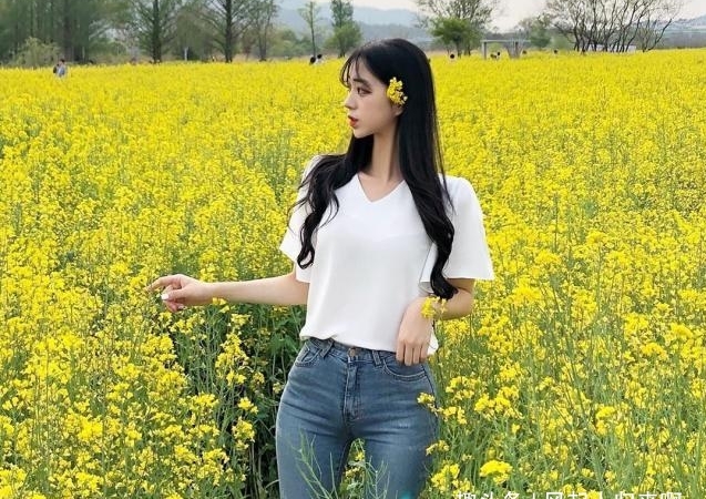  「美女」逛街的“无痕”牛仔裤美女，回头率蹭蹭上涨！
