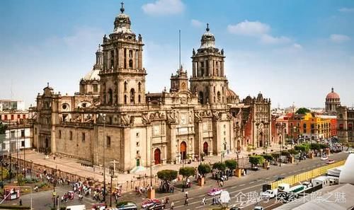 有500年历史！工人们偶然发现巨型“阿兹特克石头”，吸引了考古