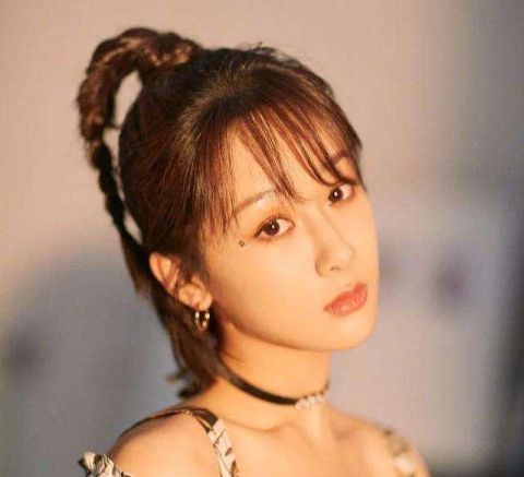  『告别』女星最爱的三款麻花辫，告别老土又甜又A，她们也太会编了吧