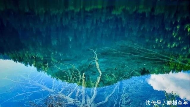 九寨沟国庆或“回归”，震后2年最新航拍照美炸了