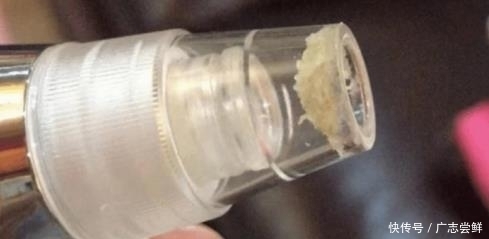 『水油平衡』抿紧下巴后突起的“白疙瘩”,千万要注意,这是螨虫的真身吗?