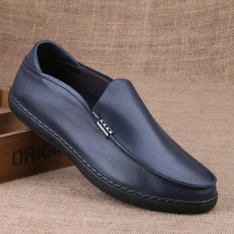 现在出门不兴穿凉鞋了，上海男人在穿的“透气鞋”，走路0负担