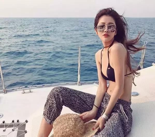 42岁冻龄“阿姨”颜值吊打未成年，“美少女”究竟吃了什么仙丹？