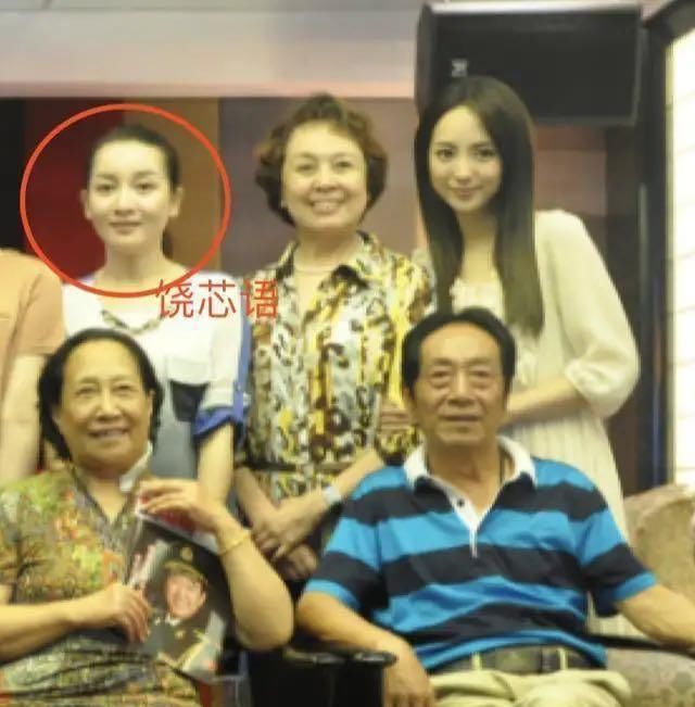  「演出机会」老戏骨王奎荣：40岁上中戏，46岁出道，为何二婚娶小37岁娇妻？