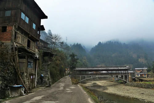  「杭州」别再往“北上广深”去跻了，国内这几个城市未来的发展