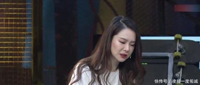 戚薇深夜微博晒照片，小腹凸起疑似再次怀孕媒体们这次又输了