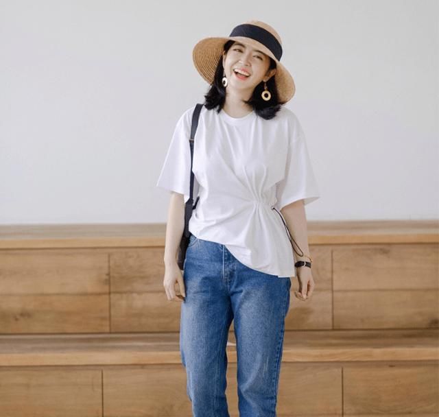  『春季』春季职场日常穿搭可以这样穿，白衬衫搭配卡其色半身裙，简约大气