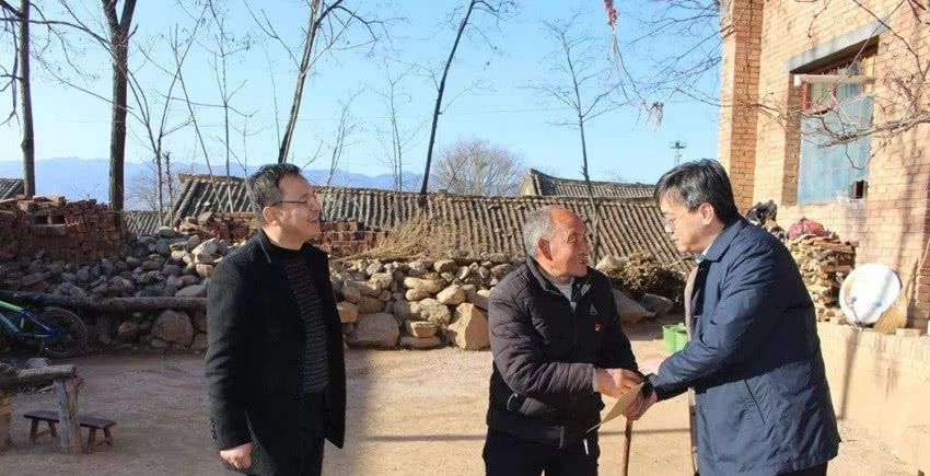  【奖励】解决土地抛荒措施来了！奖励严禁双管齐下，有地的农民