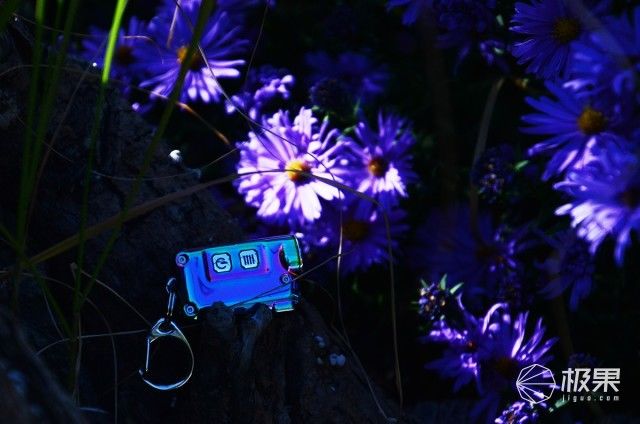 NITECORE TINI 炫彩钥匙灯上手,外表酷炫 无惧黑暗