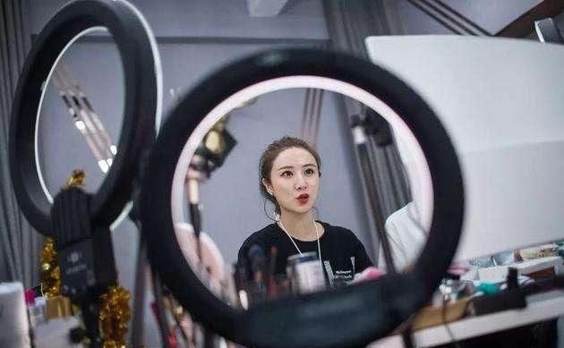  [定妆法]薇娅化妆顺序大公布，我竟然和她彻底一样，也有2个相同品类