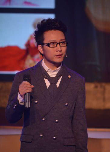 李玉刚疑似回应周立波“娘炮说”!10字表明观点，有点硬啊