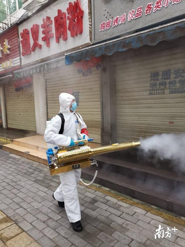  [消防员]并肩战“疫”！广东50名滞留湖北的消防员在武汉、鄂州集结