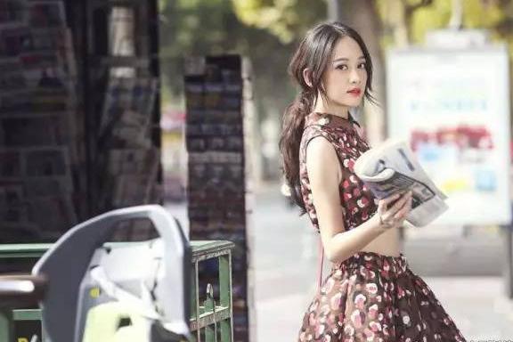 一直都是长卷发的陈乔恩，剪了头发还是那么美...