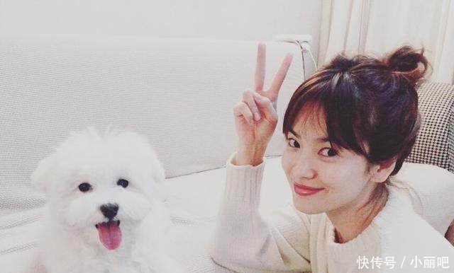 36岁宋慧乔身穿粉色套装现身活动，不料衣服尴尬选错凸显幸福肥