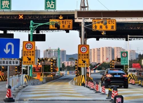  「休息」高速必修课，在高速服务区休息要交超时费？新手司机注