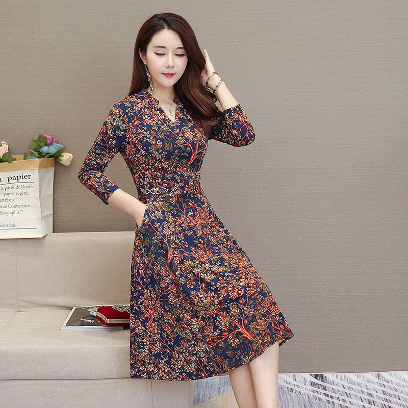 比旗袍还高雅，比毛呢还时尚的高档秋裙，6070后穿，超好看