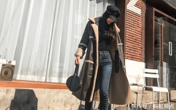#自信#年轻自信的牛仔裤打扮,美女动感有魅力!