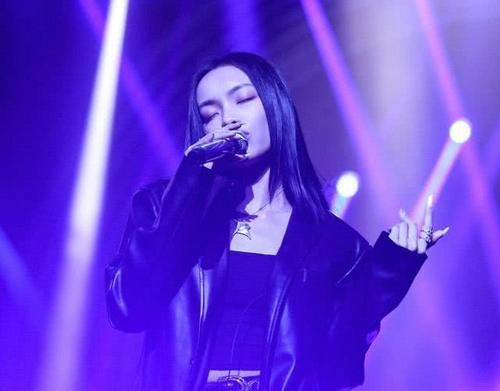 不留情面@张学友拒绝《歌手》已经很委婉了，看看郑中基和伍佰的回答，丝毫不留情面！