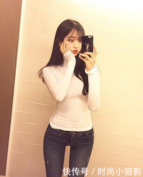 紧身牛仔裤美女,展现出曼妙身材,焕发出女人的精彩!