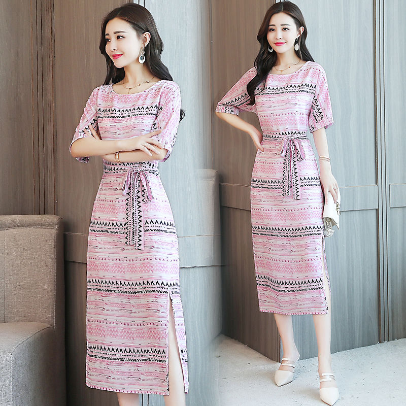 如今7080后女人，一个比一个性感有女人味，魔鬼身材风情万种