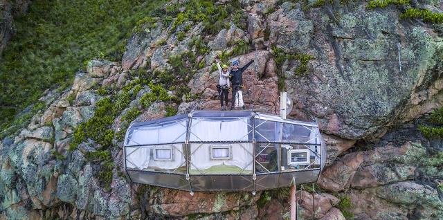 悬崖峭壁上的酒店床下就是悬崖，住一晚要2000元！