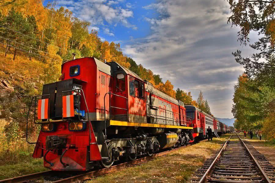 这条铁路堪称:用火药炸出来,一天只修50米,不是