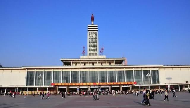 中国最“霸气”的火车站，名字写错了66年，坚决不改回！