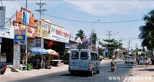 美国人问越南人，住在中国是一种什么感觉，越南人的回答亮了