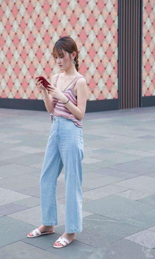 成都街拍：非常漂亮的小姐姐，甜美的微笑真是太撩人了！