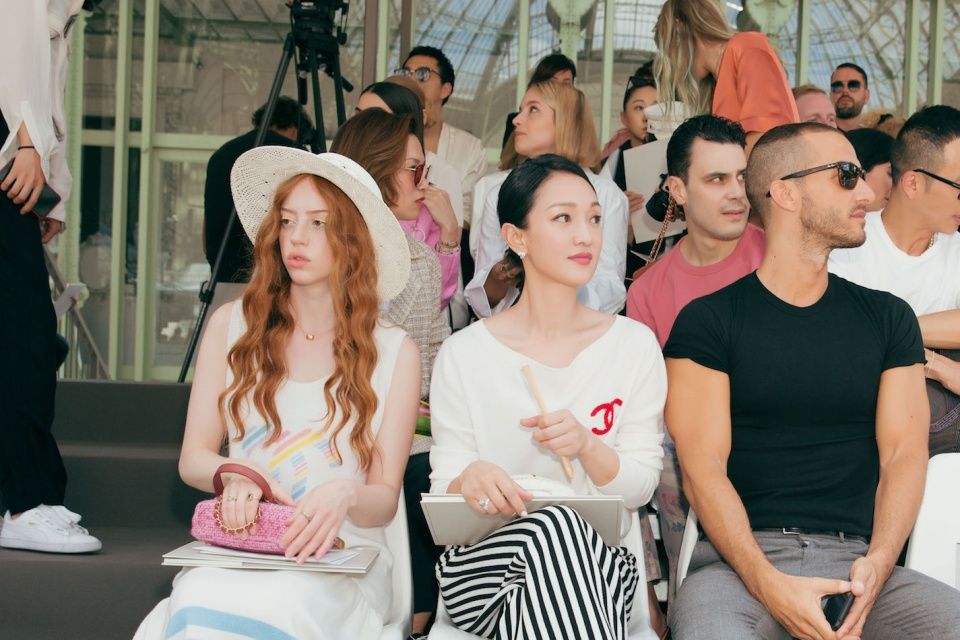 周迅为香奈儿拍的这组大片，自在如风，难怪一直受老佛爷青睐!