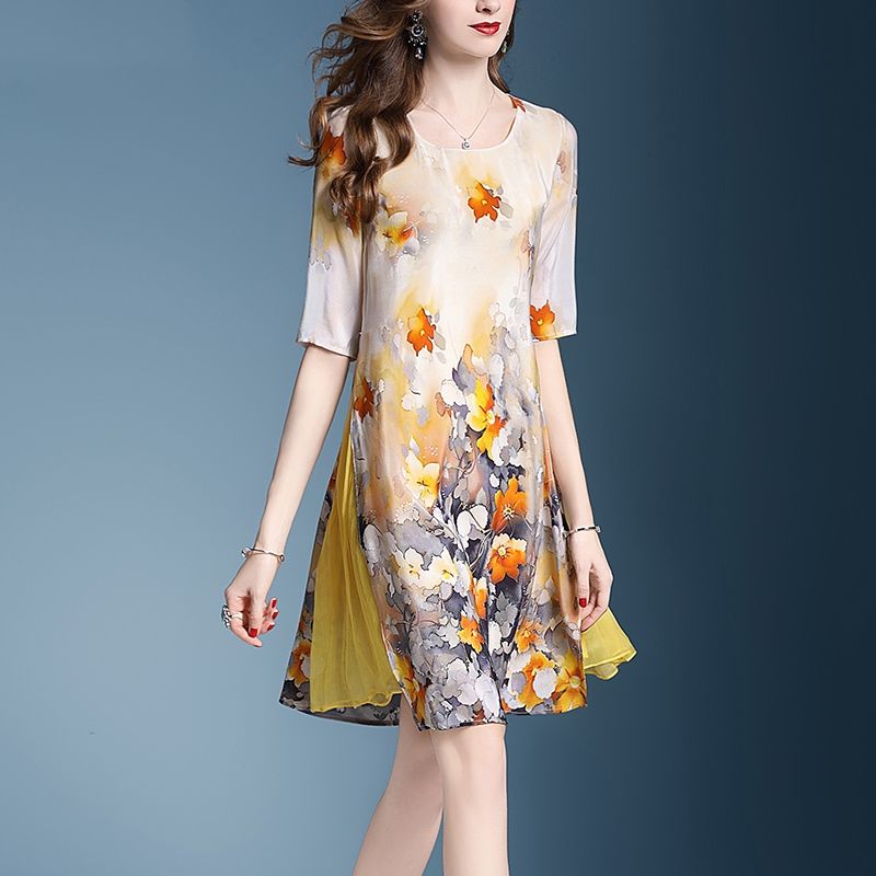 秋风习习，少穿短裤，70后老婆偷偷穿上秋裙，竟美的让人着迷