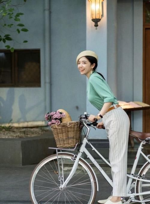  「针织」三木这波高级穿搭如何？针织开衫、衬衫，都被她穿出了该有的魅力