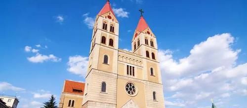 2020考生，省内读大学VS省外读大学，到底如何选择？