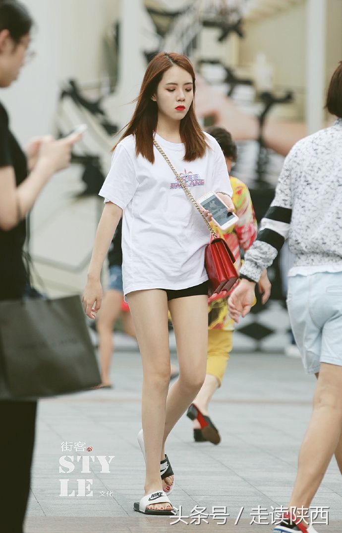 街拍:好看的皮囊并不千篇一律，别说话我喜欢那个连衣裙姐姐