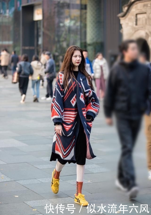 #小姐姐#潮人脚下也是一道风景线!运动鞋一年四季都很有存在感