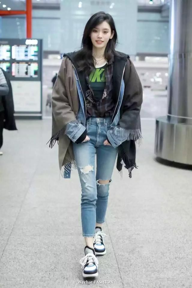 一夜间,这么丑的鞋刷爆时尚圈!