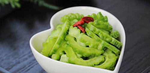 微博热搜：热苦瓜水能杀癌细胞！真相究竟是什么？