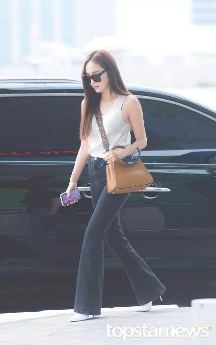 162郑秀妍和168林允儿同穿长裤，网友：这身高差可不止6厘米！